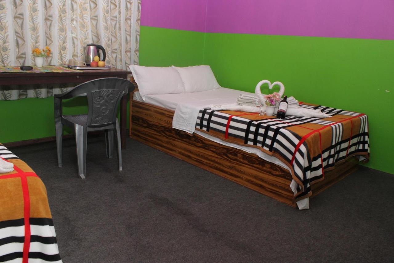 Robins Nest Hotel & Restaurant Deorali Ngoại thất bức ảnh